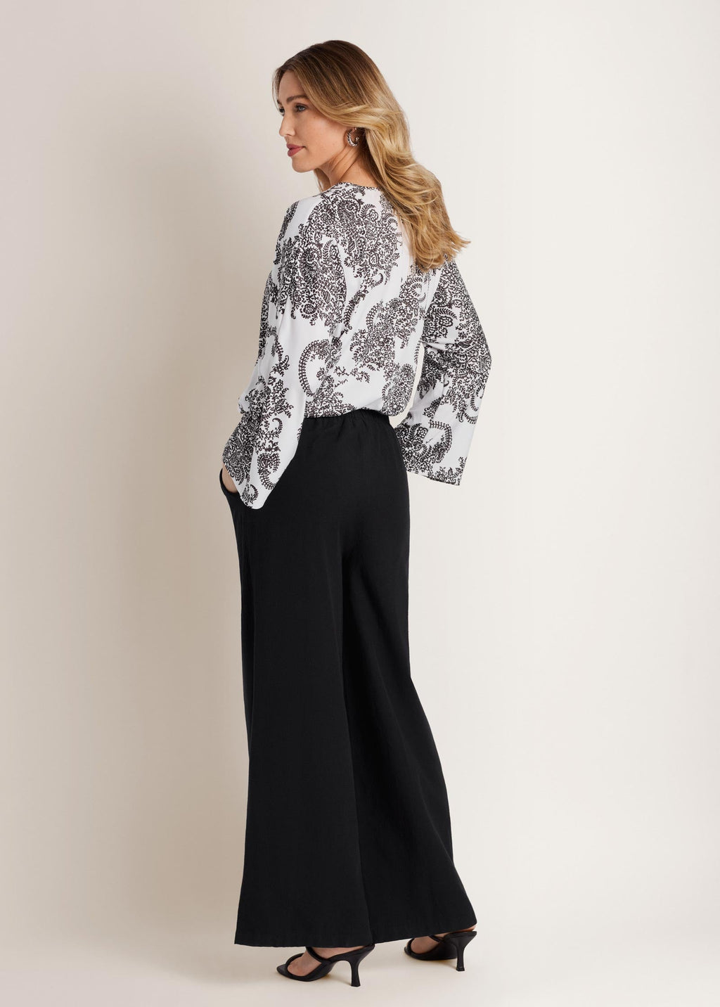 Banded Hem Top - White/Black